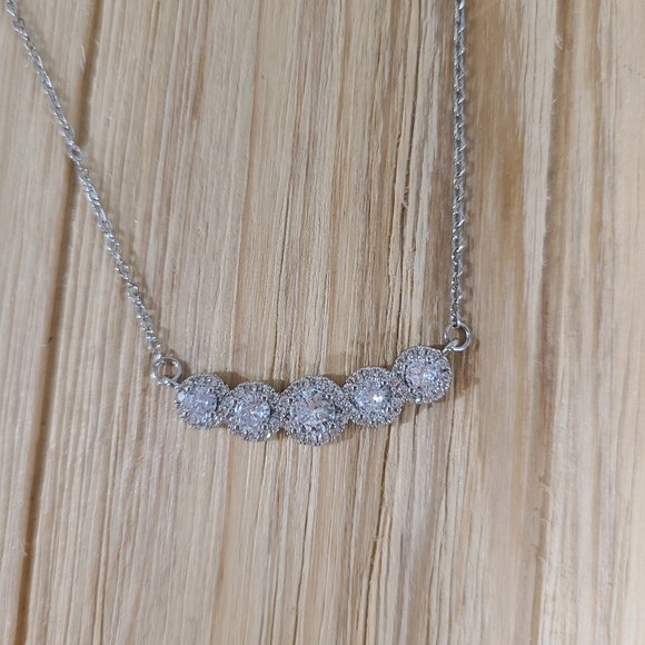 🌟🌟NEW🌟🌟GLAMOROUS!! Genuine 5 Round CZ 1 Carat  Necklace in SILVER 🌟🌟 - Picture 12 of 15